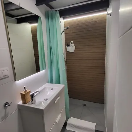 Heynow Apartment *